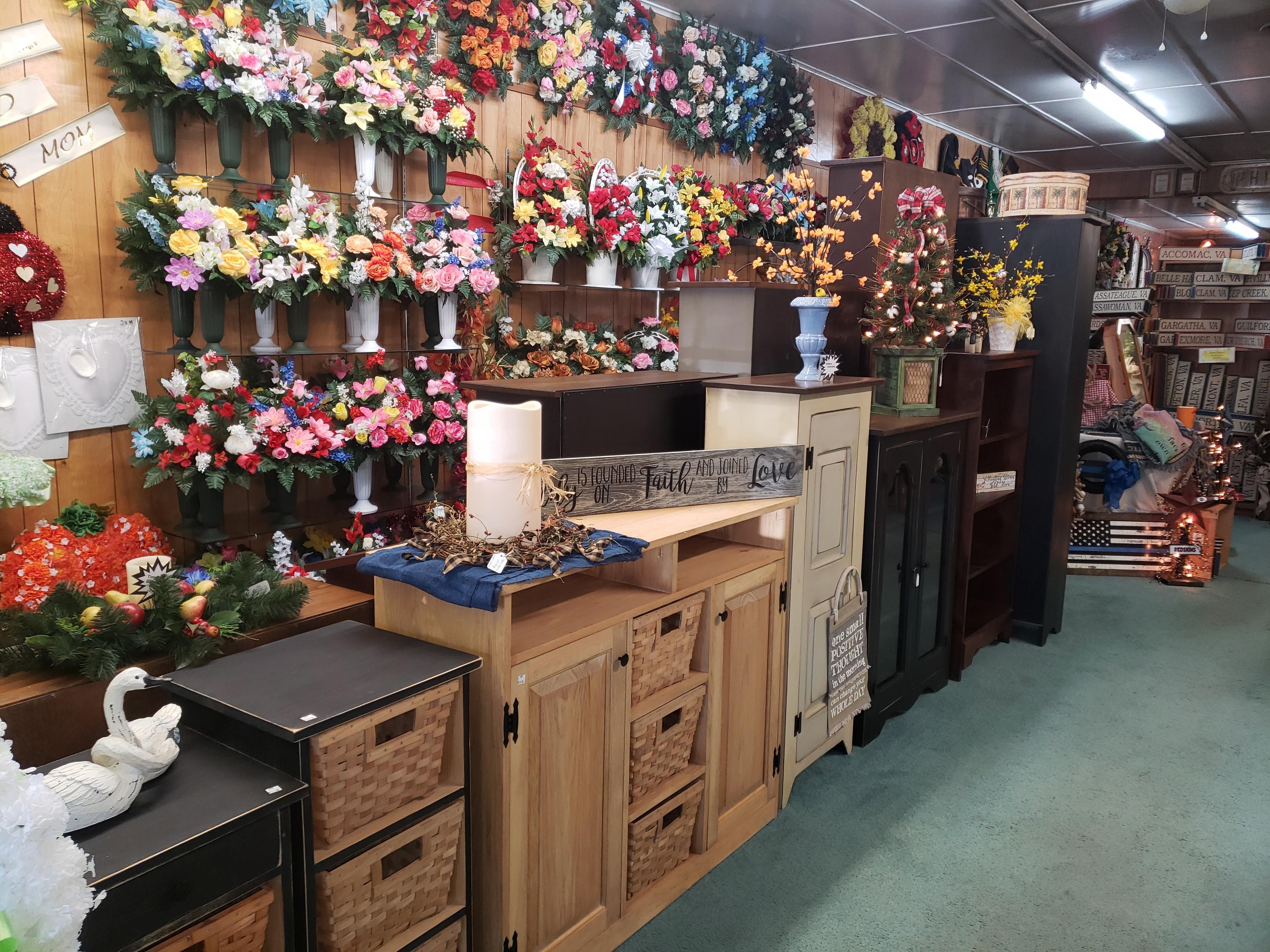 About Floral Express & Gifts Parksley, VA Florist